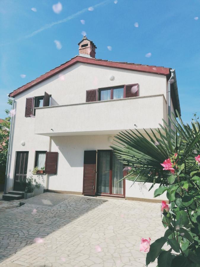House Manola Počitniška hiša *